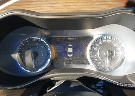 2015 Chrysler 200 C z USA, uszkodzony, nr VIN 1C3CCCCG8FN662911